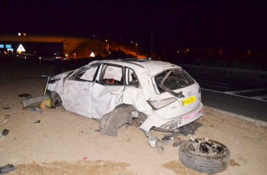 Du negyvi po Brit šeimos „apverčia automobilį“ siaubo greitkelio katastrofoje, kai trys nuvežtos į ligoninę