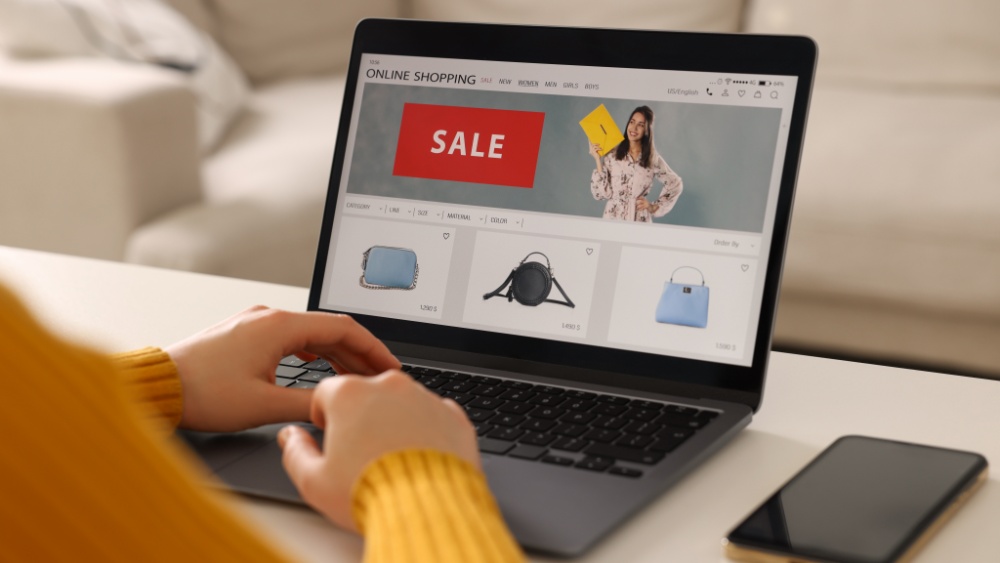 Trečdalis ES įmonių reklamuoja internete