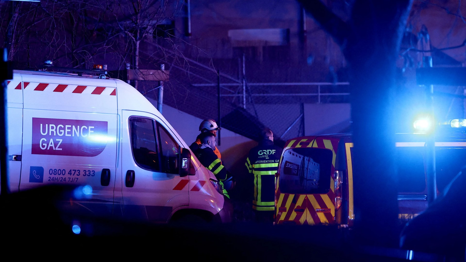 Po didžiulio sprogimo daugiabutyje žuvo du vaikai, dar keturi sužeisti, o dar du palaidoti po griuvėsiais