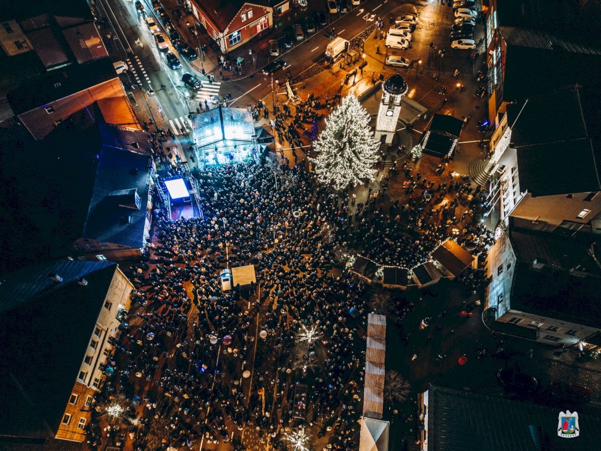 Telšiai sužibo švenčių šviesoje