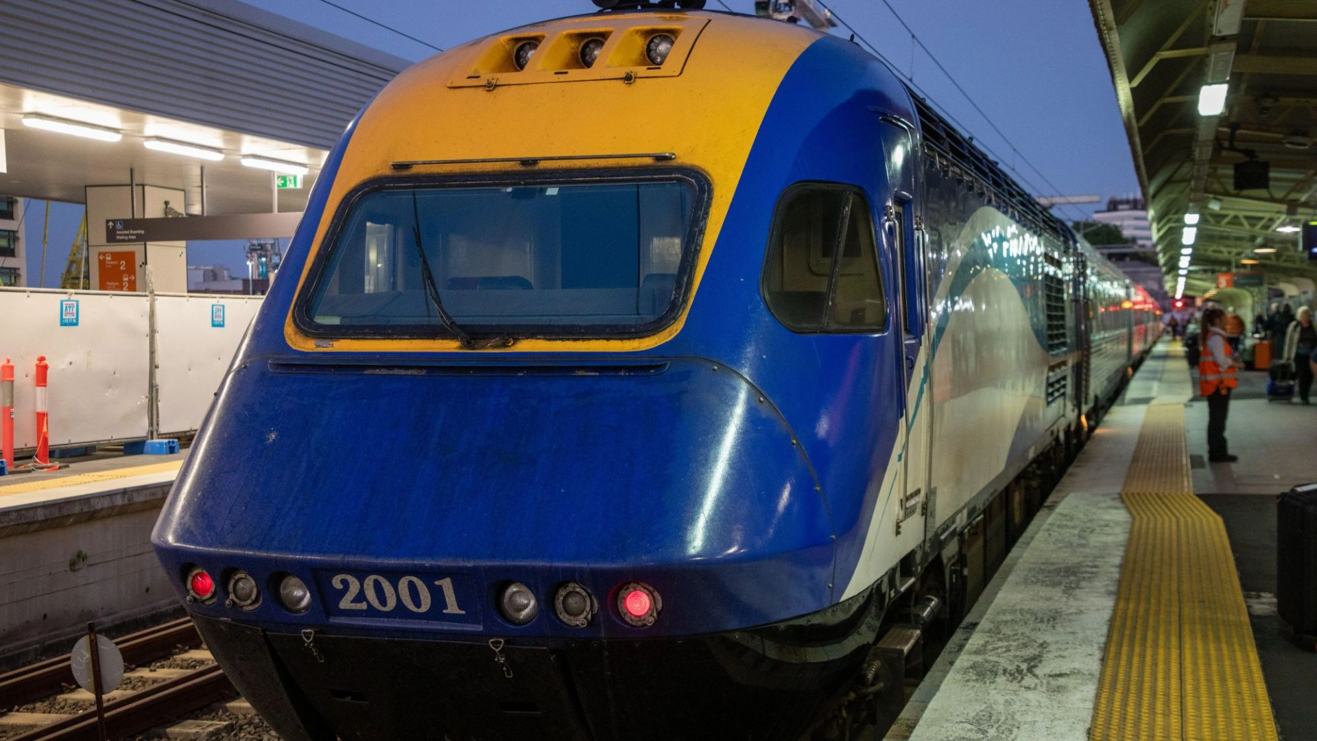 Vaikas kovoja už gyvenimą po to, kai jį partrenkė traukinys likus kelioms dienoms iki Kalėdų