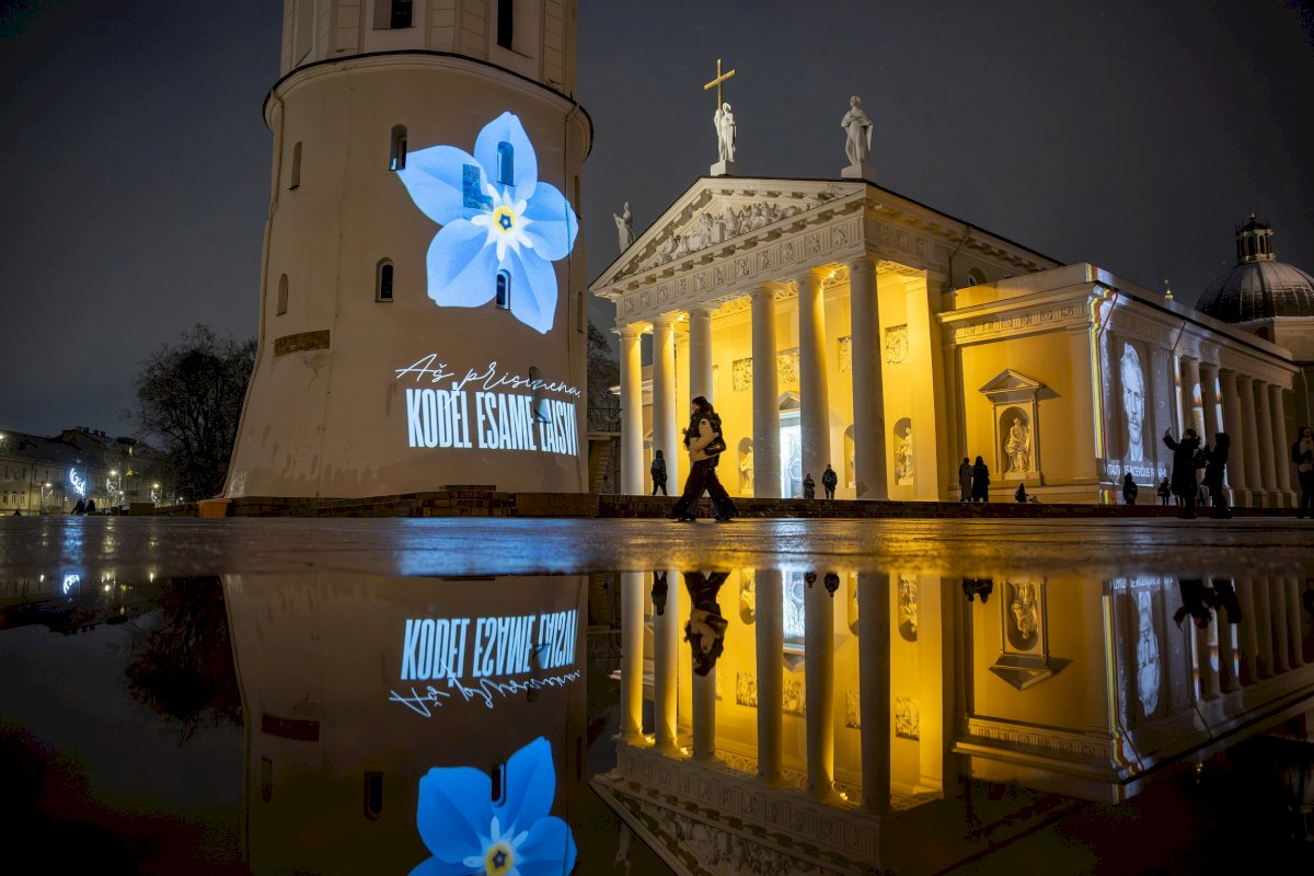 Laisvės gynėjų dienos 35-metis: renginių metu bus eismo ribojimų, keisis viešojo transporto judėjimas