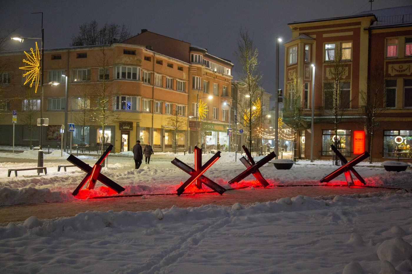 Meninė instaliacija „Sargyba, kuri nepamiršta: Sausio 13-osios istorija“