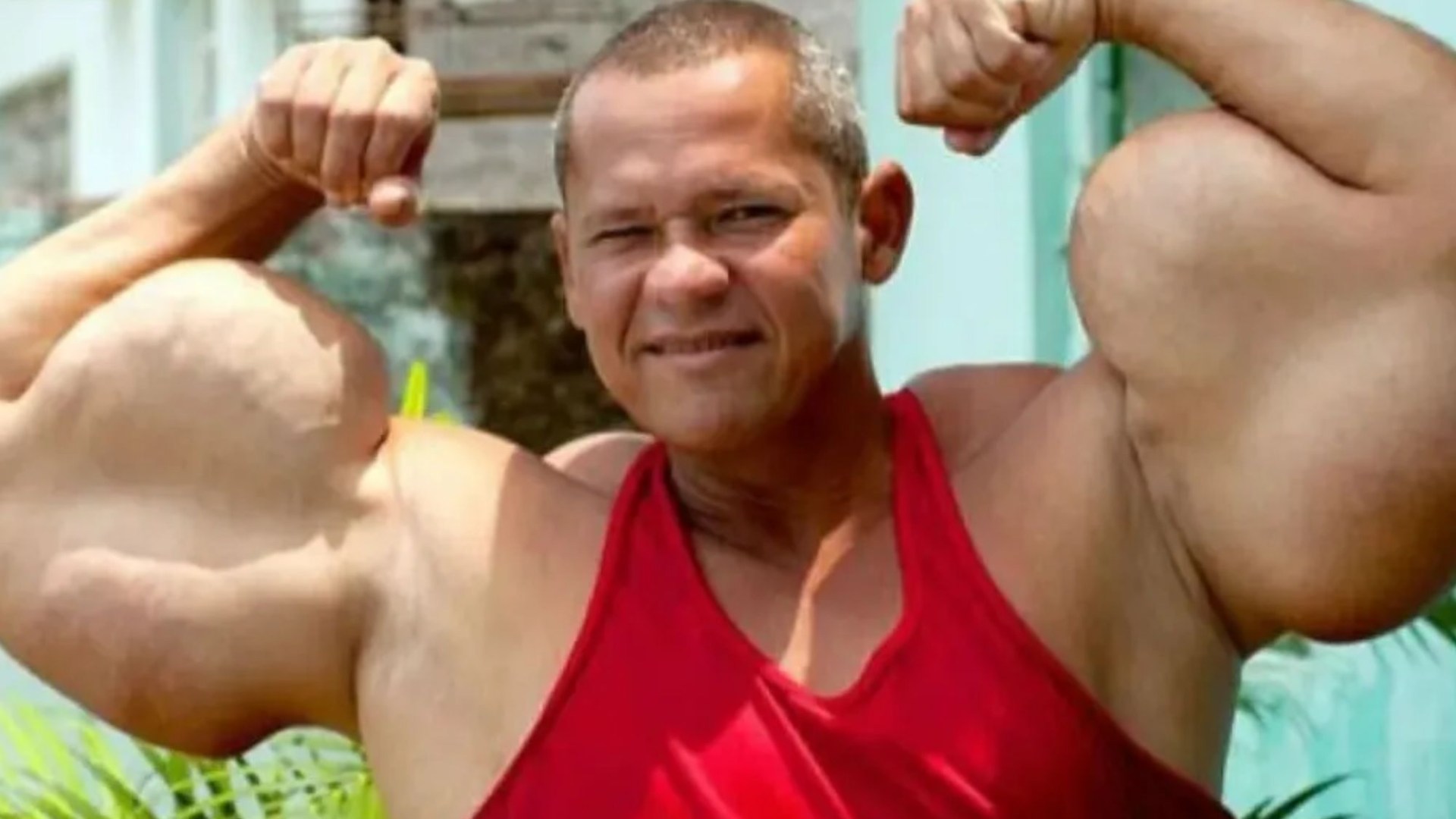 „Brazilijos Popeye“ kultūristas mirė sulaukęs vos 55 metų, kai televizijos žvaigždė išgėrė naminių vaistų ir turėjo „didžiausius bicepsus“ šalyje