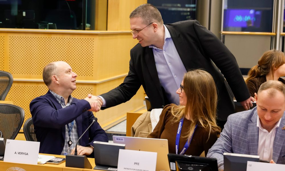 Prasideda derybos dėl Kritinių vaistų įstatymo, o teisės aktų leidėjai pabrėžė skubumą