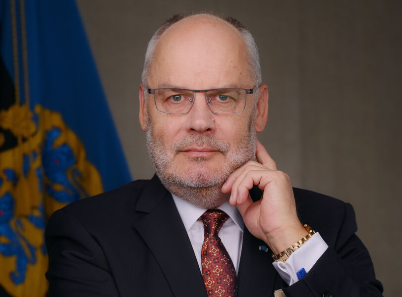 Estijos Respublikos Prezidentui Alarui Karisui bus įteiktos VDU Garbės daktaro regalijos