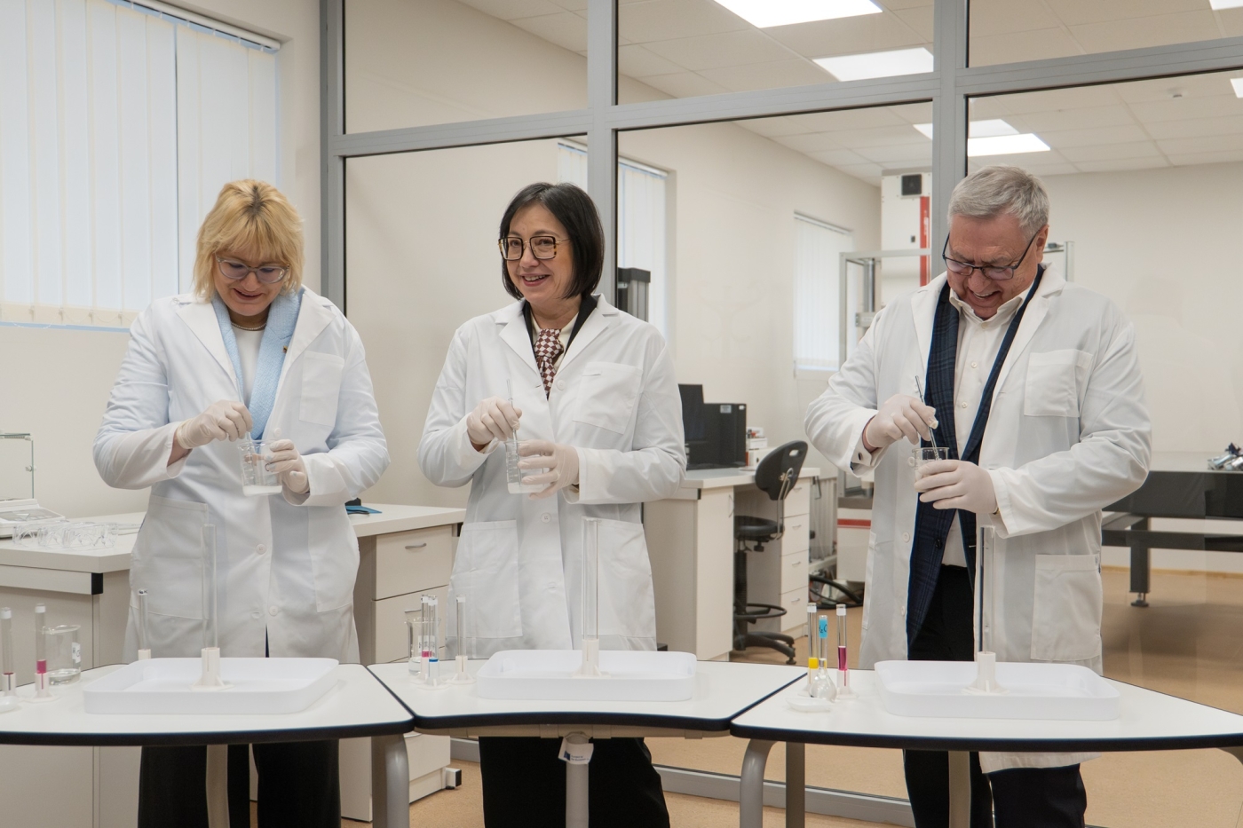 Šiaulių valstybinėje kolegijoje atidaryta moderni Medžiagų tyrimo laboratorija